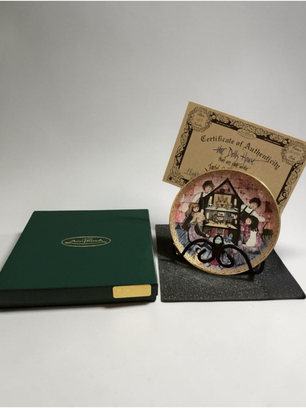 NIB- VTG ANNA PERENNA JOYFUL CHILDREN COLLECTION “the dolls house”-469